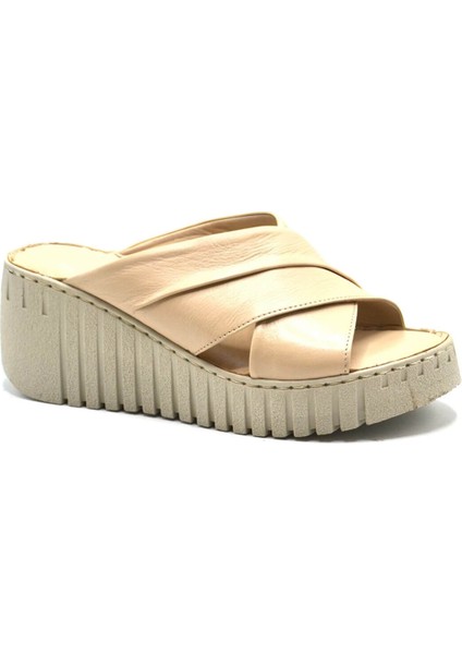 Kadın Dolgu Topuk Terlik Bej 24340252Y fiyatları