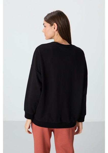 Siyah Kompakt Pamuklu Kalın Pürüzsüz Dokulu O Yaka Oversize Fit Kadın Sweatshirt - 97288 indirimleri