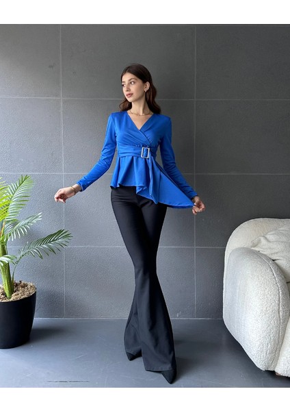 Asimetrik Kesim Kemer Detaylı Bluz fırsatları