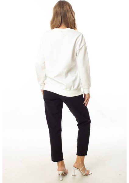 Kadın Rahat Kırmızı Kalp Desenli Yuvarlak Yaka Uzun Kollu Beyaz Sweatshirt fırsatları