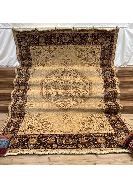 El Dokuma Uşak Halı - 257 X 347