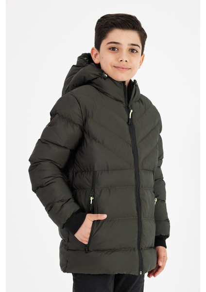 Yeşil Erkek Çocuk Sabit Kapüşonlu Şişme Deri Karışımlı Kumaş Mont&kaban modelleri