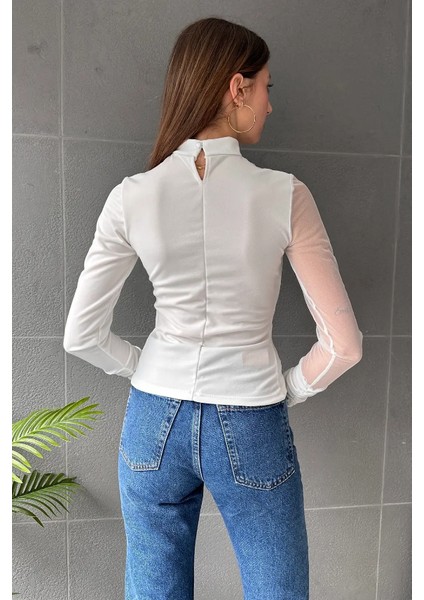 Yarım Balıkçı Yaka Tül Detaylı Bluz fırsatları