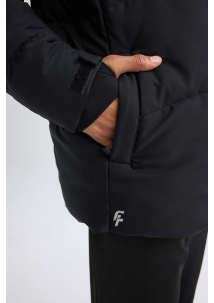 DeFactoFit Şişme Mont Su İtici Slim Fit Dar Kesim Kapüşonlu Fermuarlı Cepli A3519AX24WN