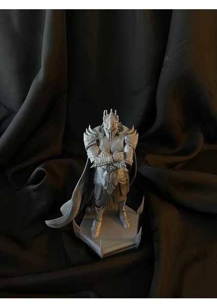 Sauron Figürü