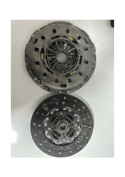 Debrıyaj Setı 140Ps Arkadan Çeker((Cıft Kutle Volan) Ford Transıt V-347 2.4 Tdcı /140Ps 06- (Oem No: 4C11 7540 Ag)
