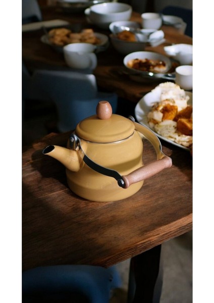 Ahşap Saplı Üstten Tutmalı Vintage Emaye Demlik 2.5 Litre Sarı Çaydanlık