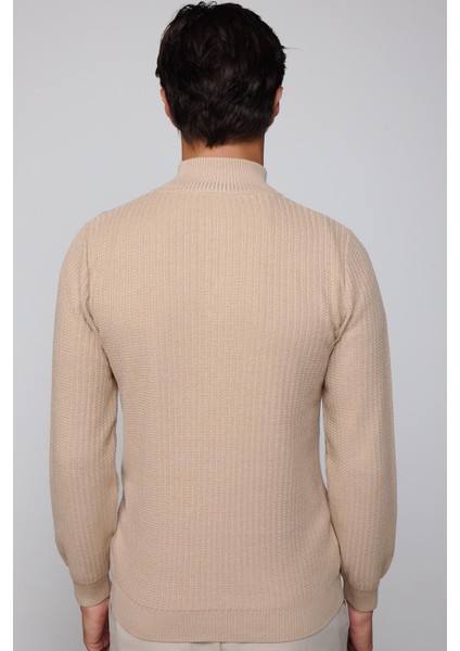 Slim Fit Dar Kesim Dik Yaka Fermuarlı Desenli Bej Erkek Triko Kazak indirimleri