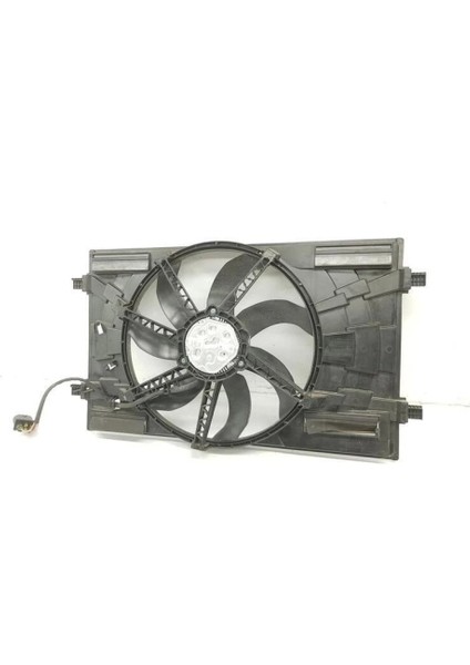Fan Radyatör Golf Vıı 12=&Gt; / Passat 14=&Gt; / Leon 12=&Gt; / A3 12=&Gt; 1.4Tsı-1.6Tdı-2.0Tdı Davlumbazlı 400M (Oem No: 5Q0121203Da)
