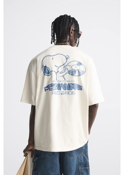 Bisiklet Yaka Peanuts Records Baskılı Oversize Beyaz Erkek T-Shirt fırsatları
