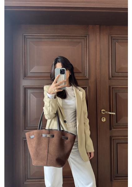 Süet Deri Mıknatıs Kapamalı Kilit Detaylı El ve Omuz Çantası modelleri