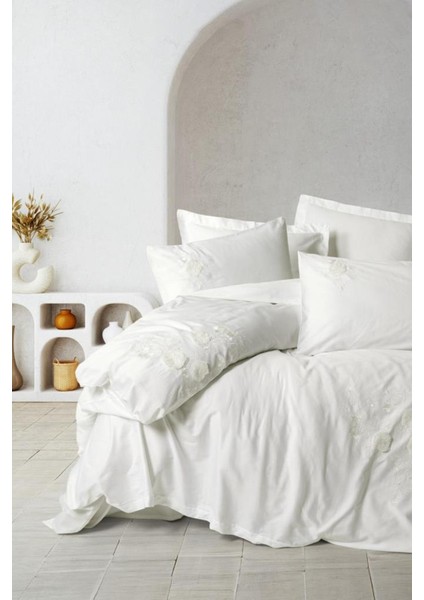 3D Nakışlı Çift Kişilik Saten Nevresim Takımı Gembira Beyaz