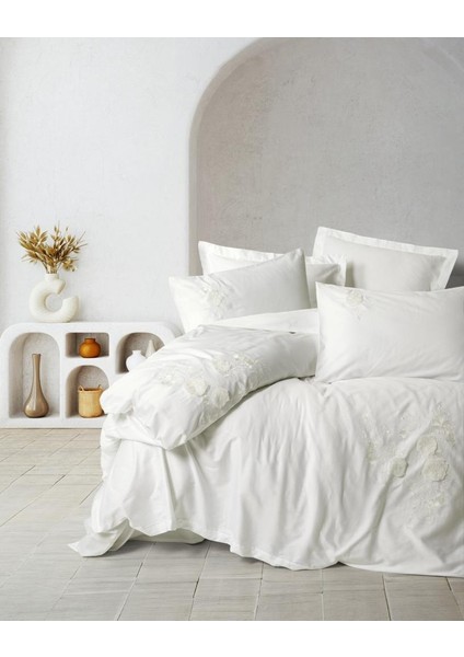 3D Nakışlı Çift Kişilik Saten Nevresim Takımı Gembira Beyaz modelleri