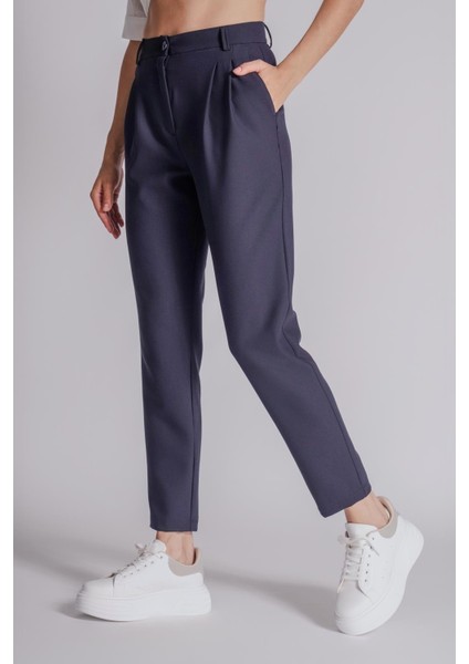 Kadın Yandan Cepli Arka Cep Fleto Beli Lastikli ve Pilili Slim Fit Pantolon Lacivert fırsatları