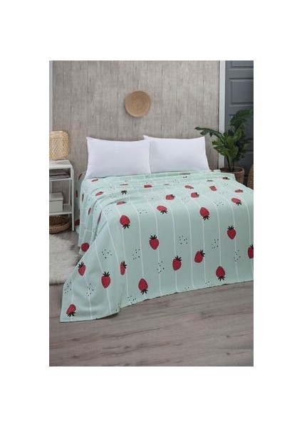 Çift Kişilik Pike Takımı %100 Pamuk Yeşil Çilek Desenli Tek Parça 200x230 cm Yatak Örtüsü