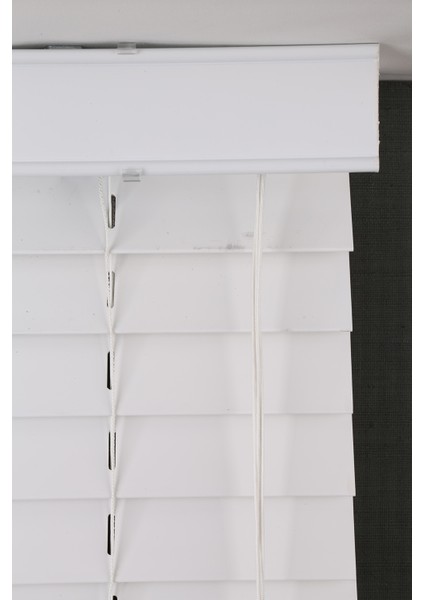 Beyaz Ahşap Görünümlü Jaluzi modelleri