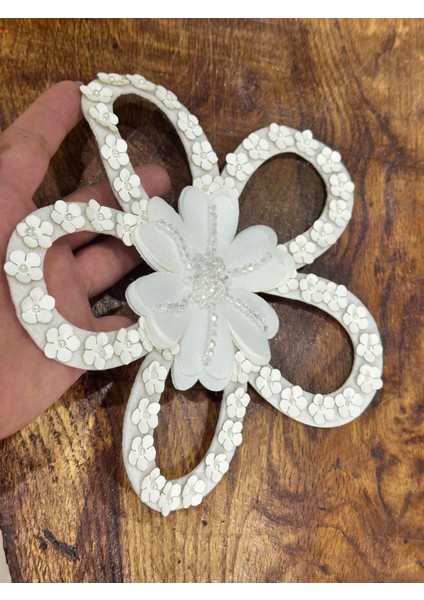 21X21 cm Beyaz Pulllu Çiçek Boncuk Işleme Çiçek Arma Dikiş Aplike