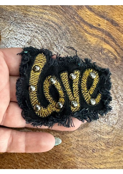 Siyah Kot Love Yazılı Zımbalı Arma Dikiş Aplike 8x5 cm