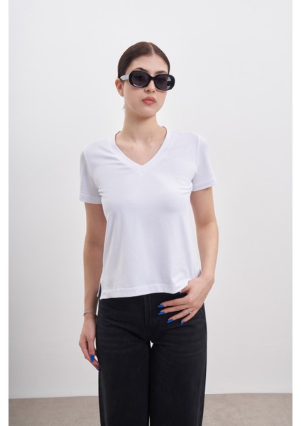 Kadın V Yaka Basic Tshirt