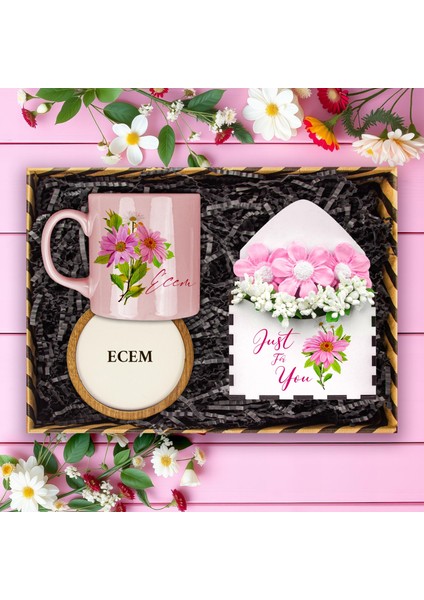 Kişiye Özel Çiçek Tasarım Kupa & Bardak Altlığı & Papatya Figür Mektup Aranjmanı Hediye Kutusu 114045