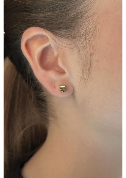 14 Ayar Altın Desenli Küp Küpe