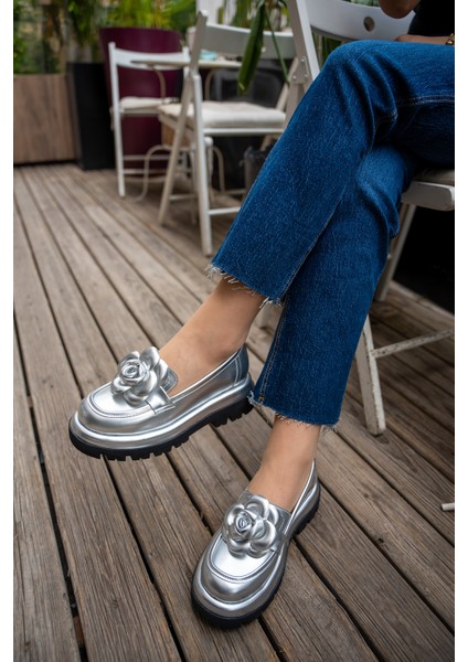 Ryker Silver Gül Motifli 5cm Kalın Tabanlı Kadın Makosen