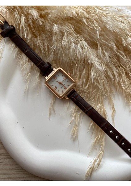 Bs Stıll Vintage Kadın Kol Saati Retro Quartz Minimal Deri Dordon 1 Adet fırsatları