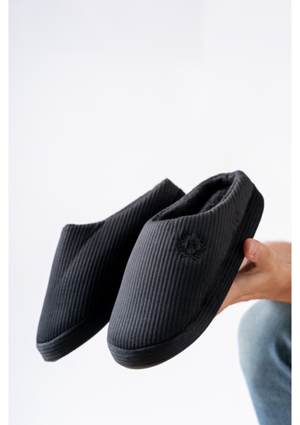 Kışlık Unisex Nakışlı Kadife Ev Terliği