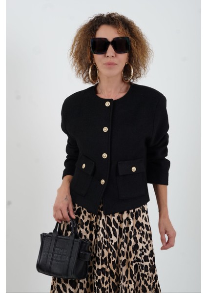 Siyah Gold Düğmeli Örme Keçe Ceket