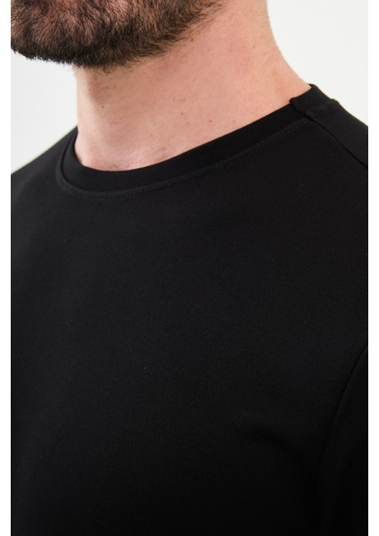 Düz Siyah Slim Fit Bisiklet Yaka Uzun Kollu Erkek T-Shirt fiyatları