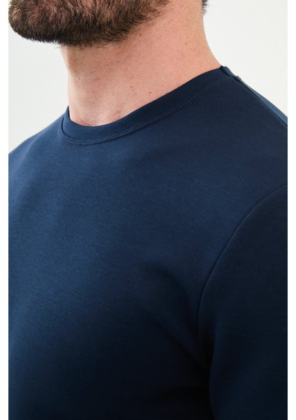 Düz Lacivert Slim Fit Bisiklet Yaka Uzun Kollu Erkek T-Shirt fiyatları