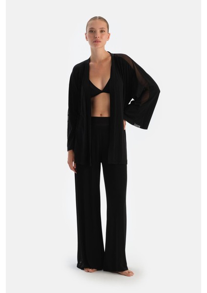 Siyah Yanı Tül Detaylı Sabahlık fırsatları