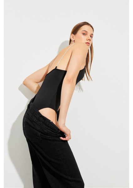 Taş Detaylı Sırt Dekolteli Askılı Siyah Bodysuit modelleri