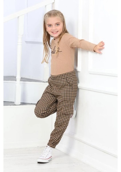 3002 4-8 Yaş Smile Nakışlı Takım modelleri