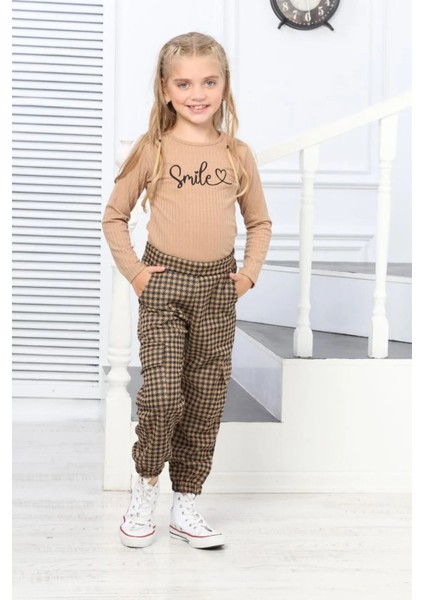 3002 4-8 Yaş Smile Nakışlı Takım fırsatları