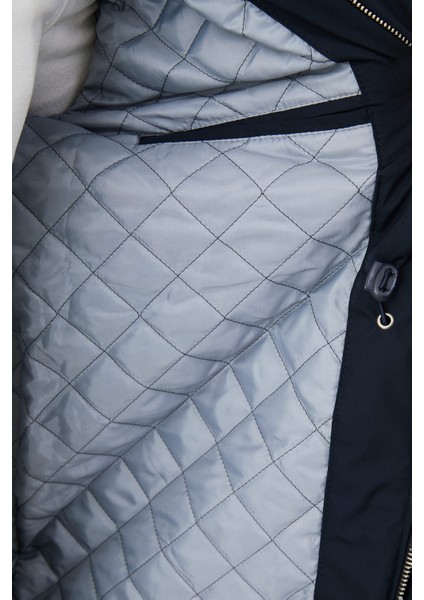 Trench Hakim Yaka indirimleri