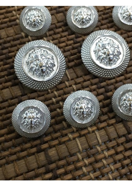 6 Adet 22 Mm (2.2 Cm) Aslan Desenli Gümüş Renk Trençkot Ve Blazer Ceket Düğmesi
