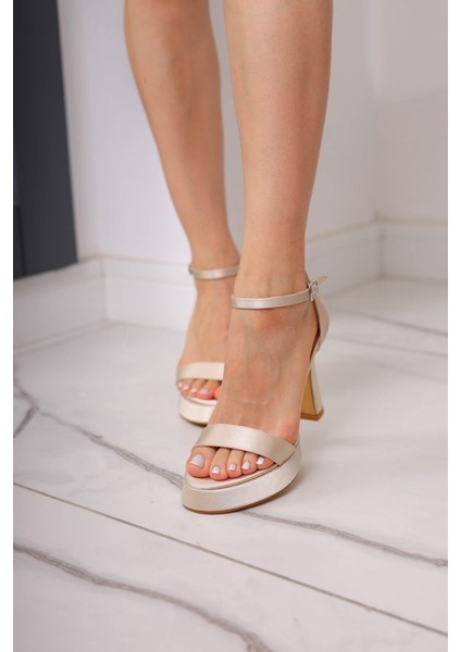 Siyah Saten Özel Topuklu Tek Bant 10 cm Topuklu Kadın Ayakkabı