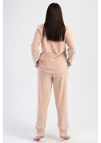 Kadın Büyük Beden Kadife Uzun Kol Bej Pijama Takım C9T8N0O304 fırsatları