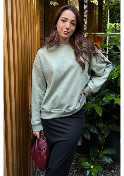 Mint Yeşili Bisiklet Yaka Basic Sweatshirt MG2185
