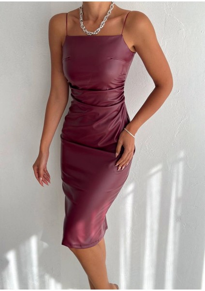 Kadın Bordo Askılı Yandan Drape Detaylı Suni Deri Elbise HZL24S-FRY122491 fırsatları