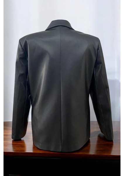 Kadın Gold Düğme Detaylı Siyah Deri Blazer Ceket modelleri