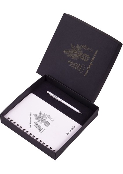 Güzel Şeyler Zaman Alır Hediye Kutusu - Isme Özel Defter ve Kalem Hediye Seti