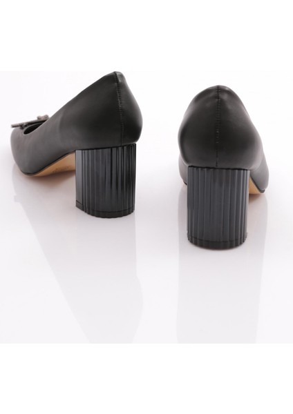 K111 Kadin Kare Tokali Simli Ip Detayli Topuklu Ayakkabi modelleri