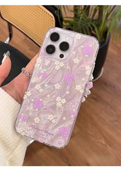 iPhone 15 Pro Uyumlu Lila Çiçekli Desenli Boncuklu Bilek Askılı Charmlı Kılıf