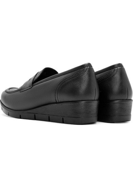 Kadın Siyah Dolgu Topuklu Deri Comfort Loafer 24WFD236918