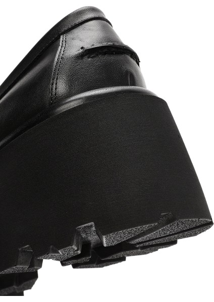 Kadın Siyah Kalın Topuklu Deri Maskülen Loafer 24WFD201018