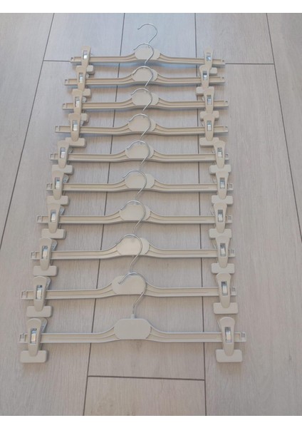 ŞENPA PLASTİK BEYAZ ETEK PANTOLON ASKISI 10 ADET EM 42 fırsatları