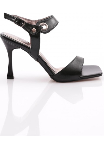 4016 Arkadan Bağlamali Topuklu Ayakkabi