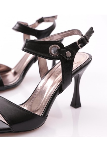 4016 Arkadan Bağlamali Topuklu Ayakkabi fırsatları